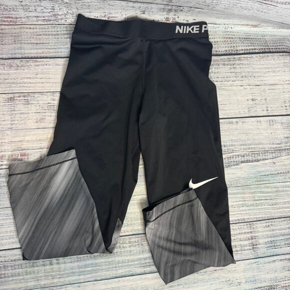 Nike Pro Compression Athletic Crop Black Leggings Pants Sm - Picture 1 of 4